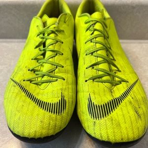 Mens Used Soccer Cleats 10.5